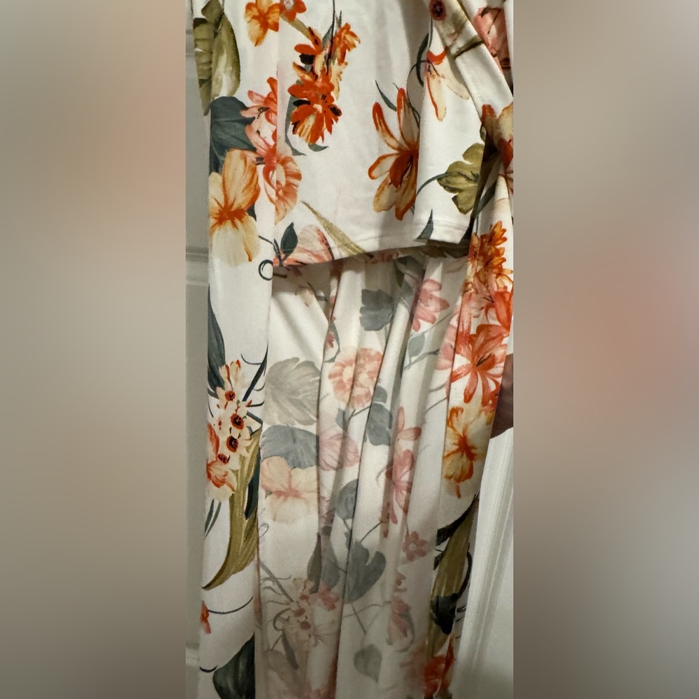 Iris women’s floral high/low dress. - Picture 4 of 5